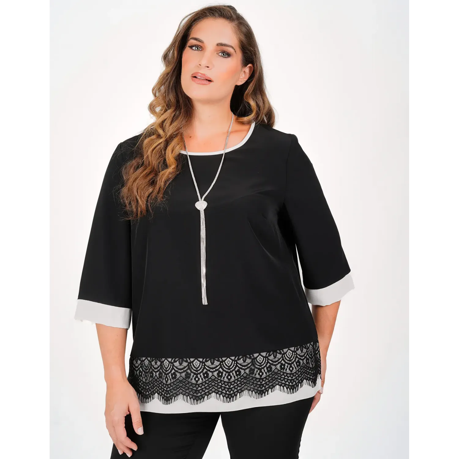Plus Size Μπλούζα Με Δαντέλα Μαύρο Άσπρο